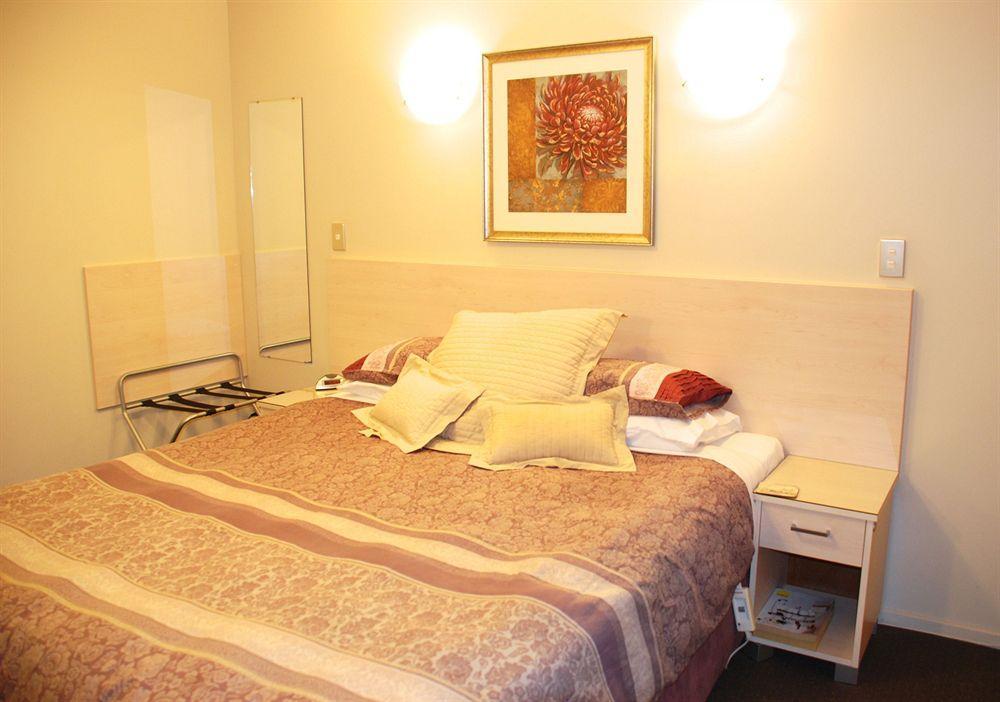 166 Majestic Court Motel Крайстчърч Екстериор снимка